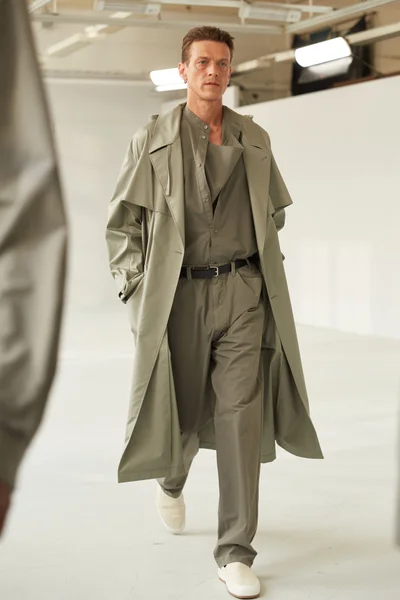 Look 11